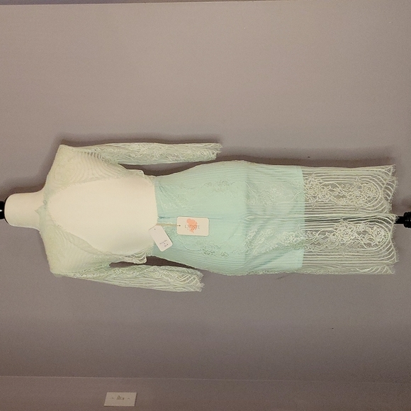 L'atiste Turquoise White Lace - Picture 2 of 2